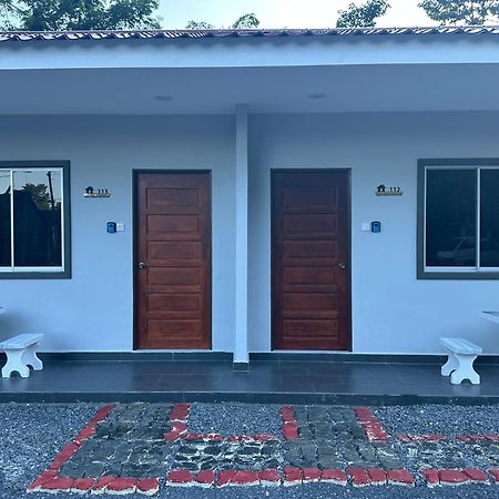 Guest House Gua Kelam Kaki Bukit エクステリア 写真