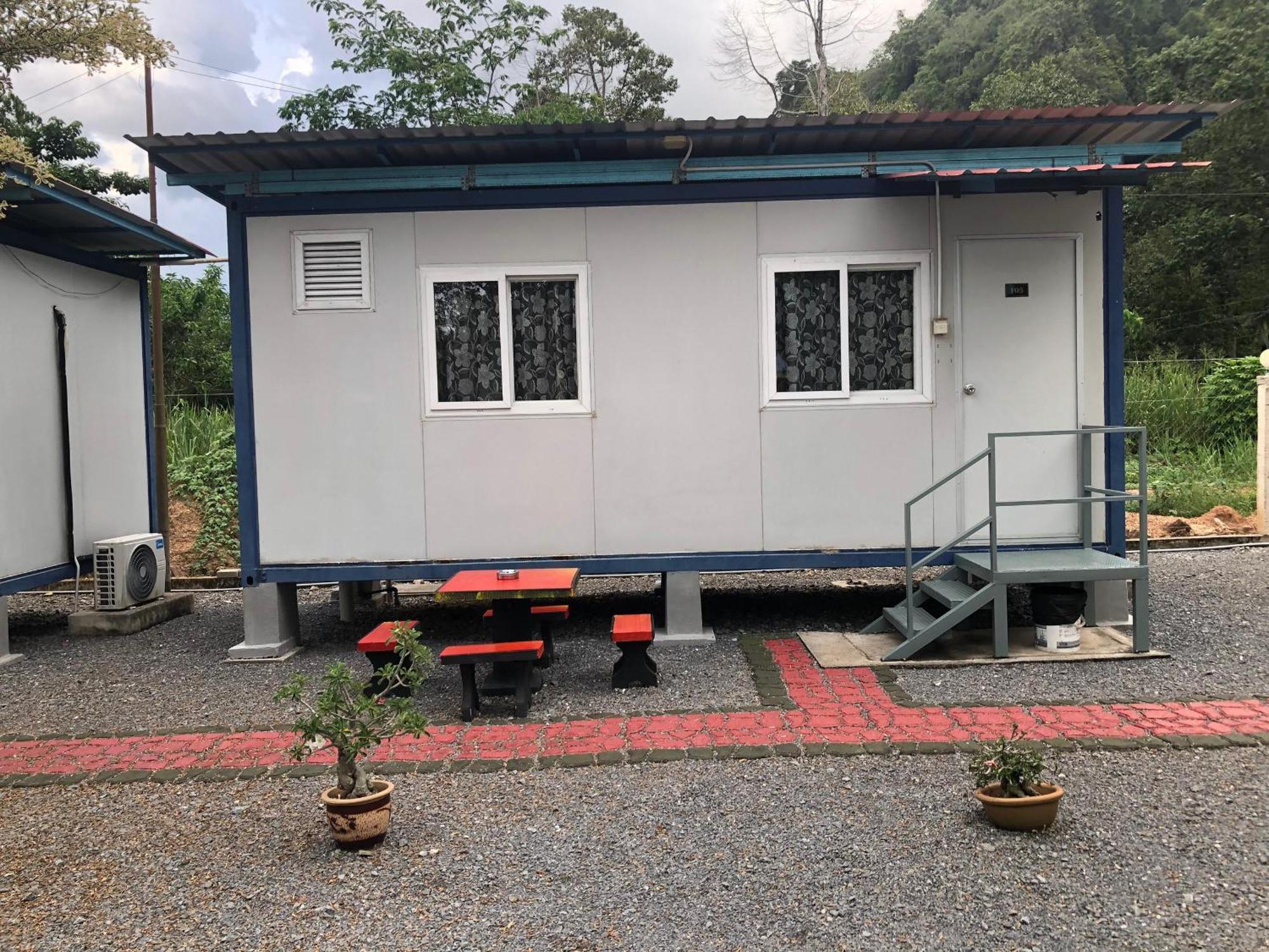 Guest House Gua Kelam Kaki Bukit エクステリア 写真